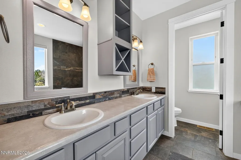 21415 Pinenut Reno NV 89521