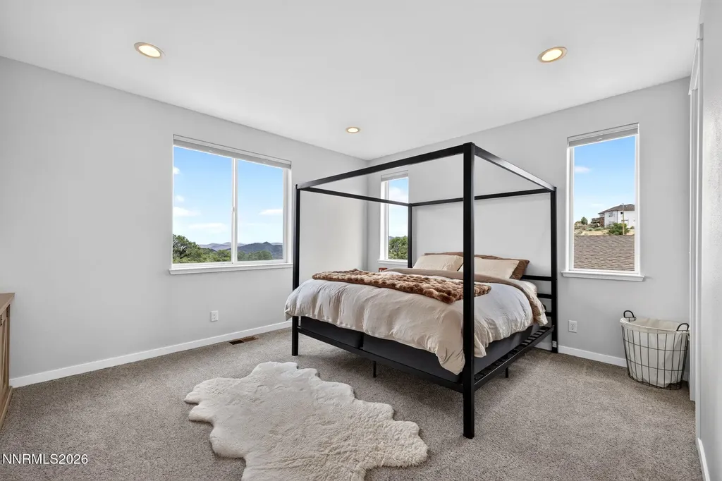 21415 Pinenut Reno NV 89521