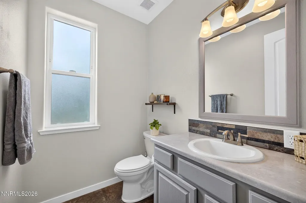21415 Pinenut Reno NV 89521
