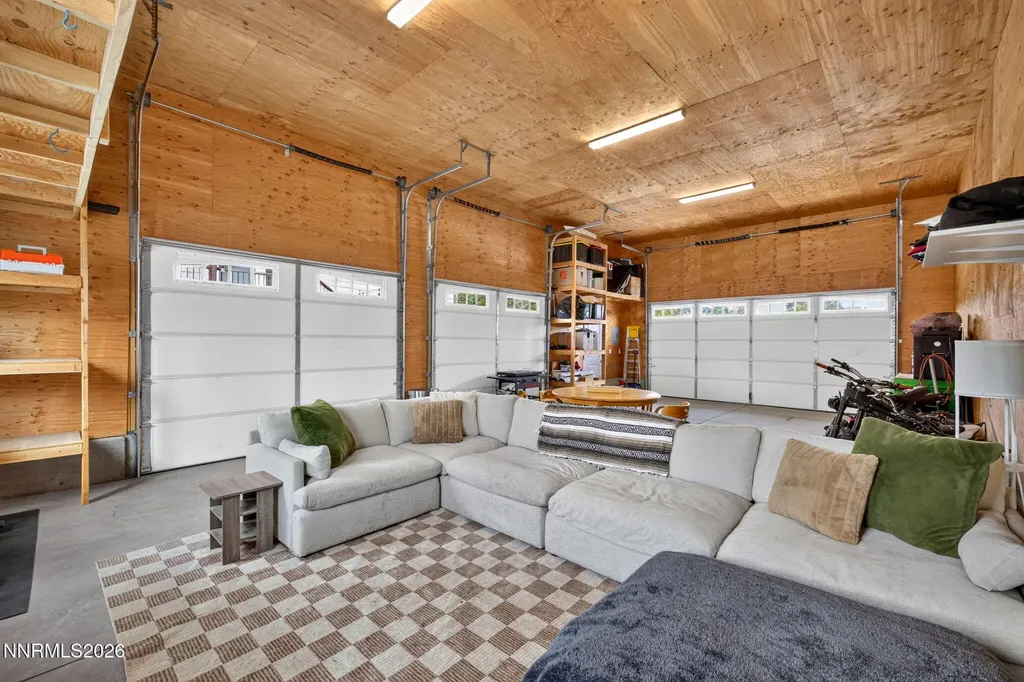 21415 Pinenut Reno NV 89521