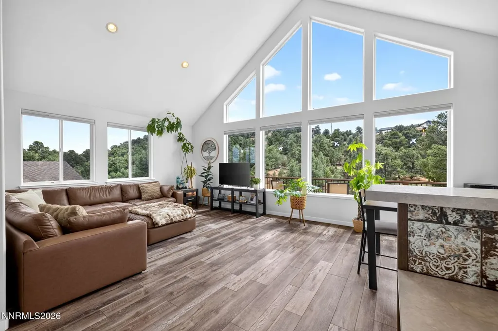 21415 Pinenut Reno NV 89521