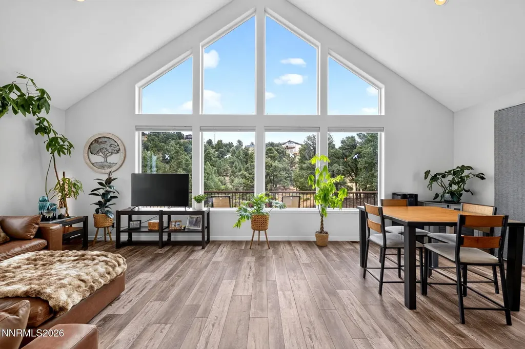 21415 Pinenut Reno NV 89521