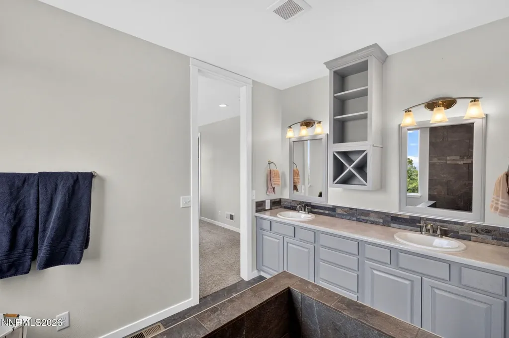 21415 Pinenut Reno NV 89521