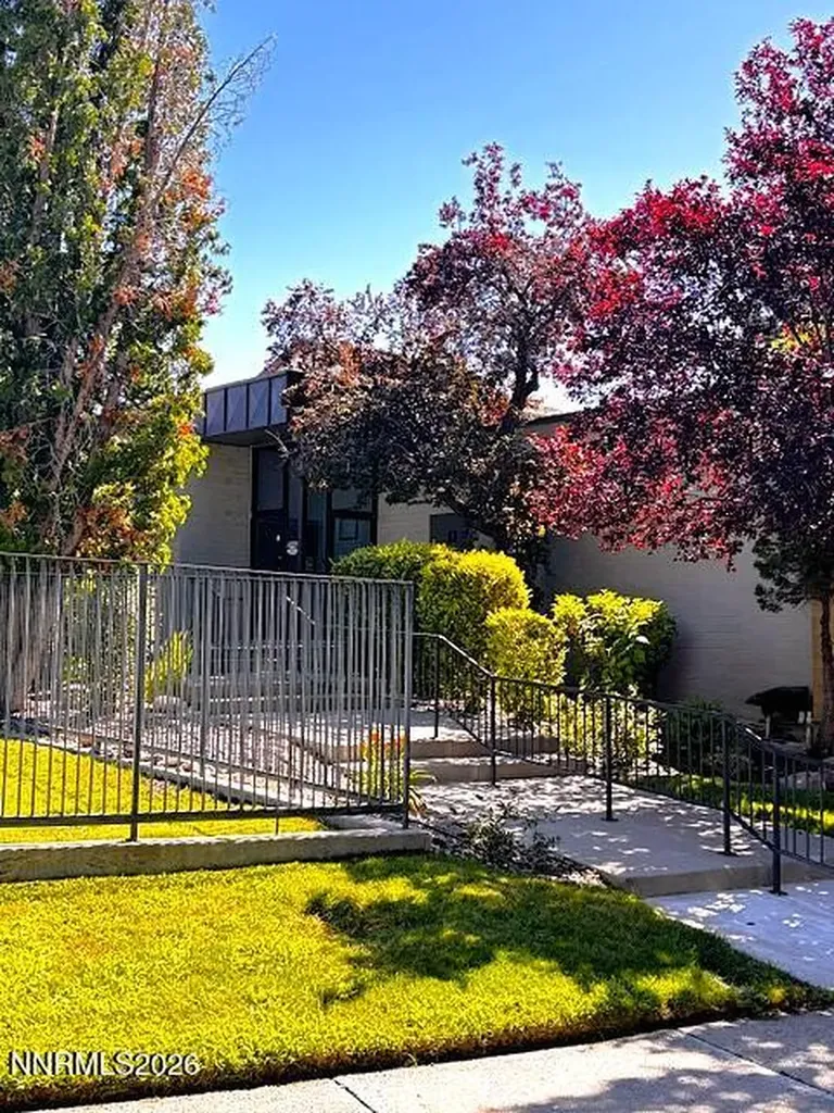 3903 Henry Reno NV 89509