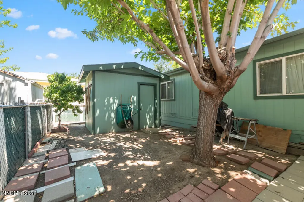 232 Avenue De La Bleu De Clair Sparks NV 89434