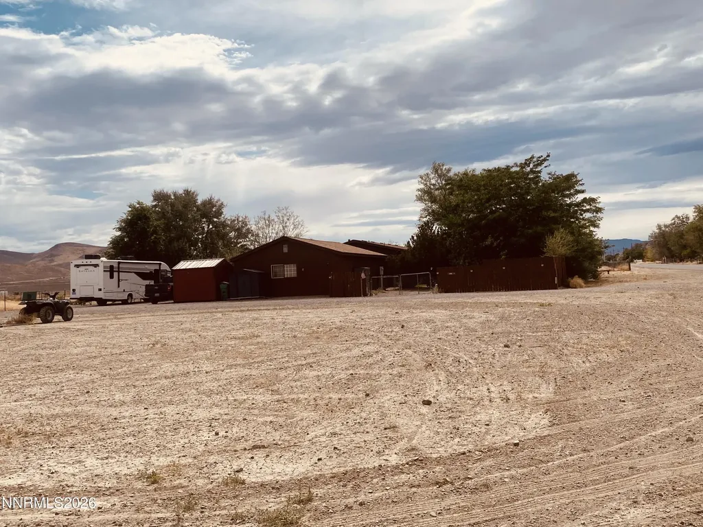 1351 Spruce Silver Springs NV 89429