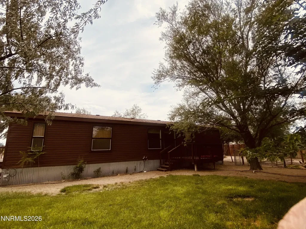 1351 Spruce Silver Springs NV 89429