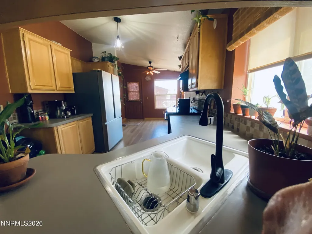 1351 Spruce Silver Springs NV 89429