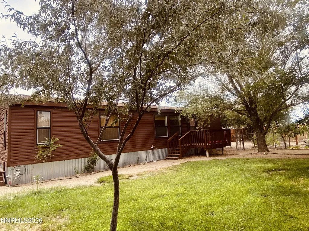 1351 Spruce Silver Springs NV 89429