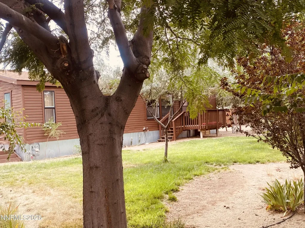 1351 Spruce Silver Springs NV 89429