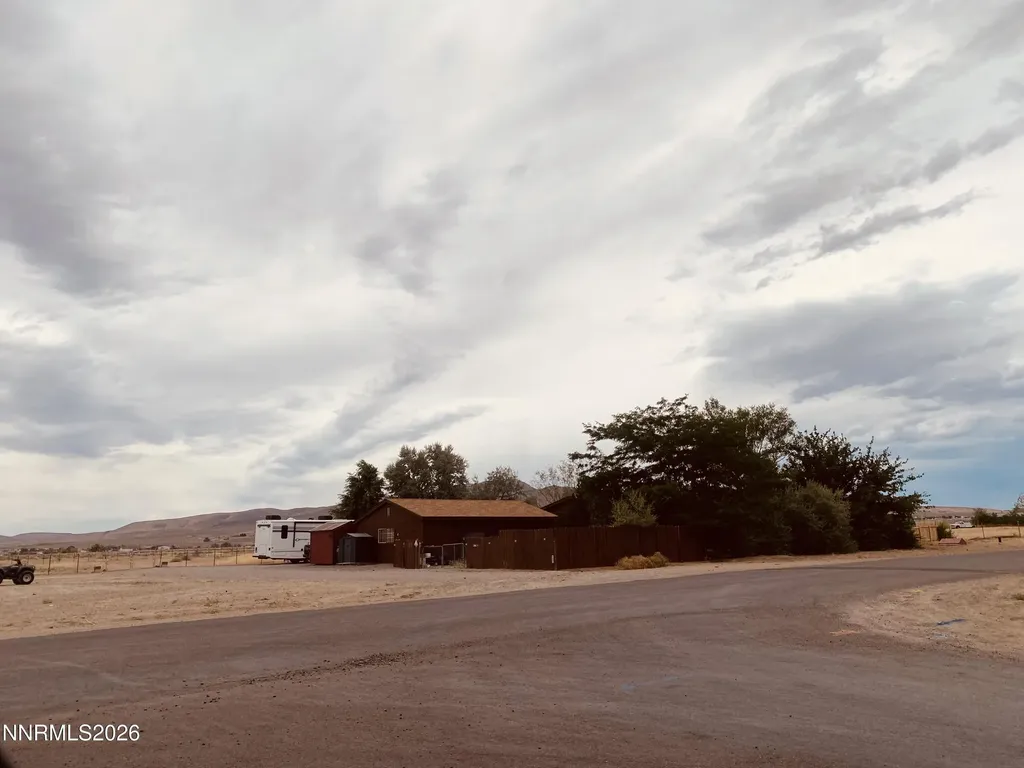 1351 Spruce Silver Springs NV 89429