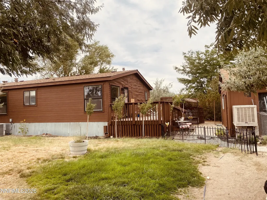 1351 Spruce Silver Springs NV 89429