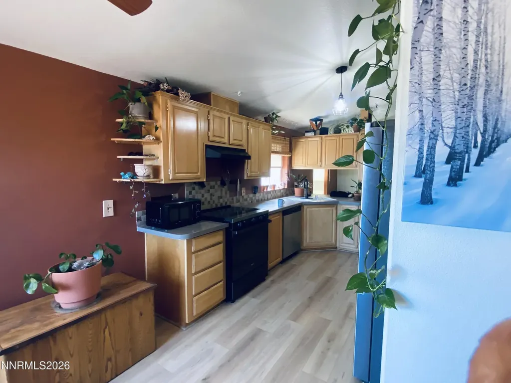 1351 Spruce Silver Springs NV 89429