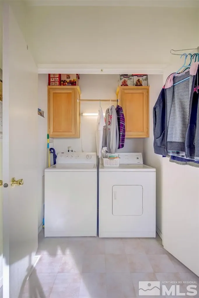 1351 Spruce Silver Springs NV 89429