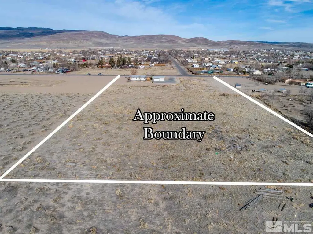 1351 Spruce Silver Springs NV 89429
