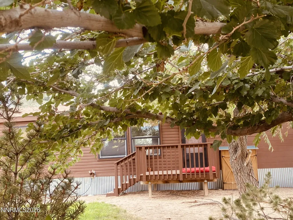 1351 Spruce Silver Springs NV 89429