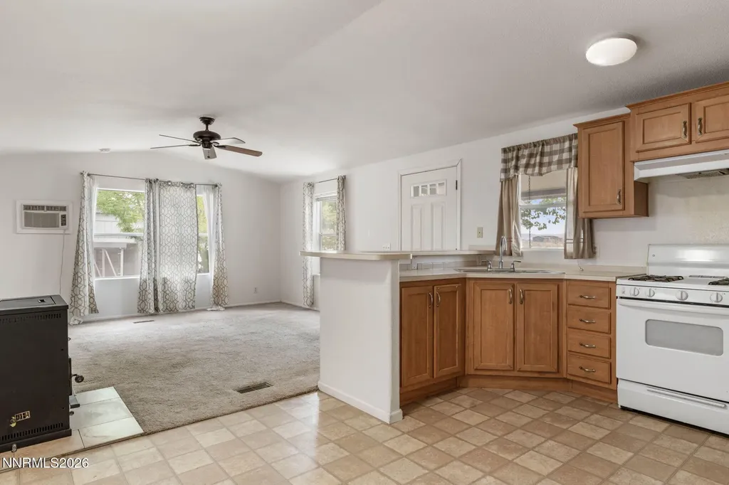 7615 Bass Silver Springs NV 89429