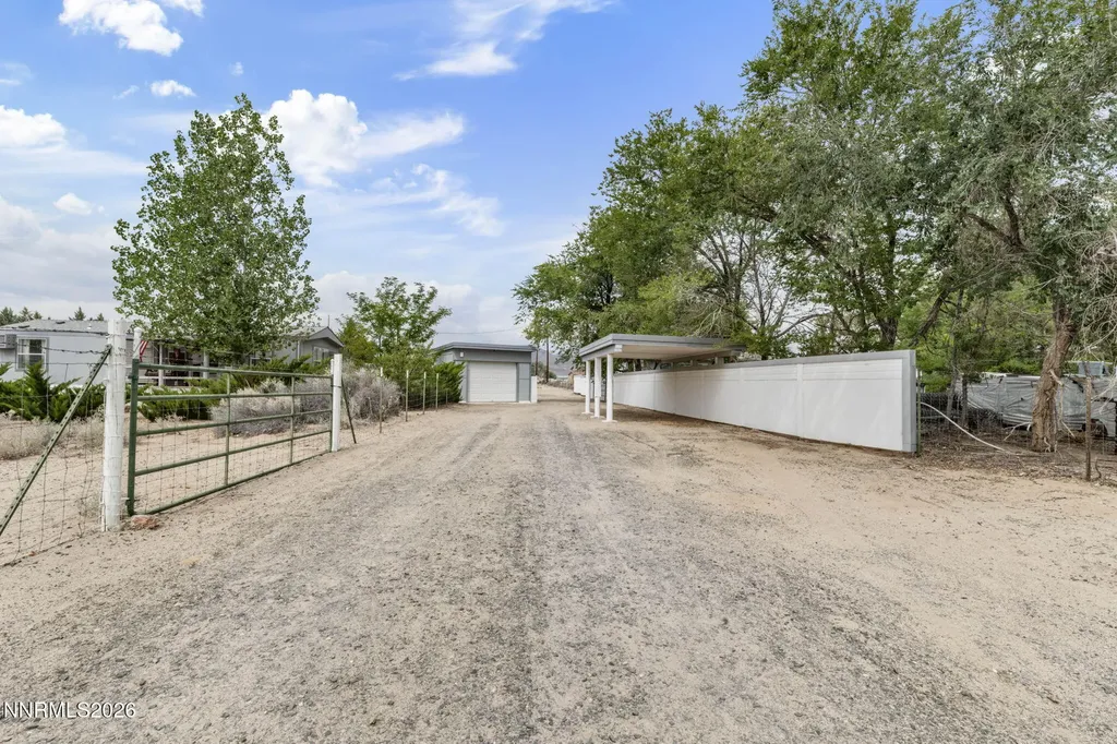 7615 Bass Silver Springs NV 89429