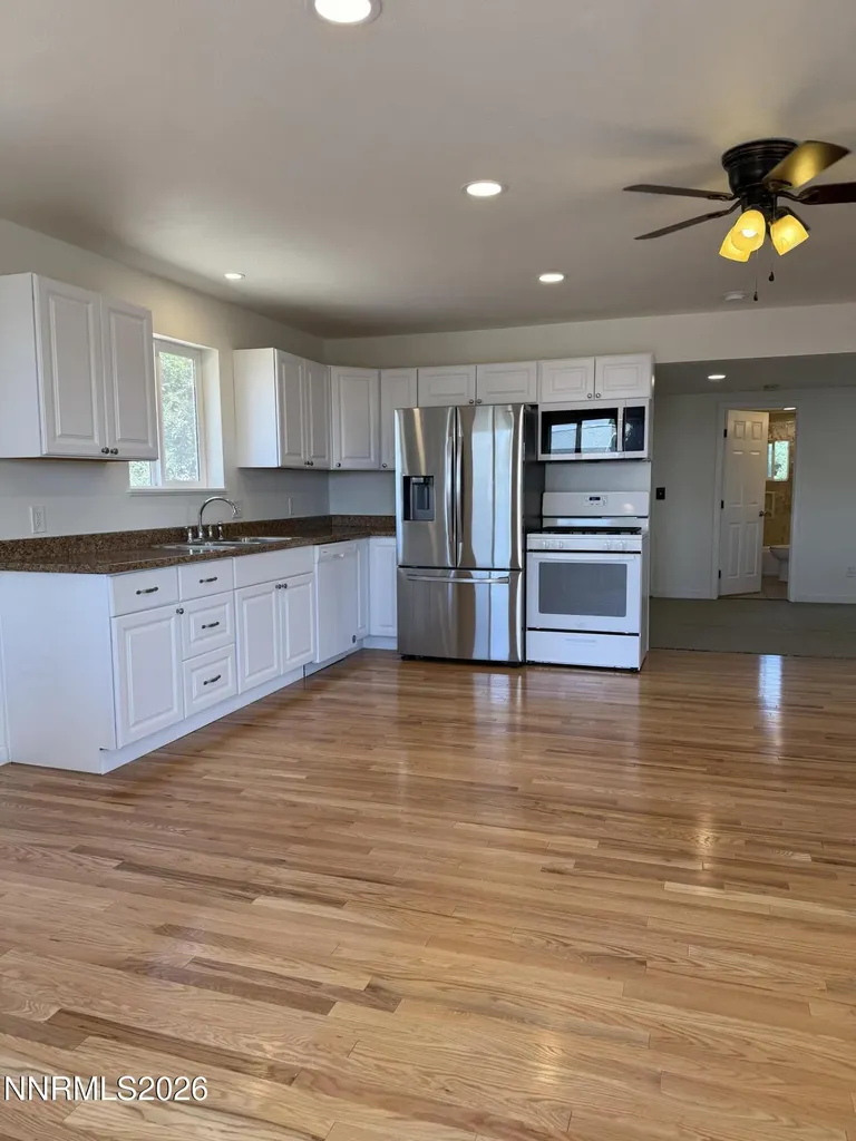 514 Oregon Yerington NV 89447