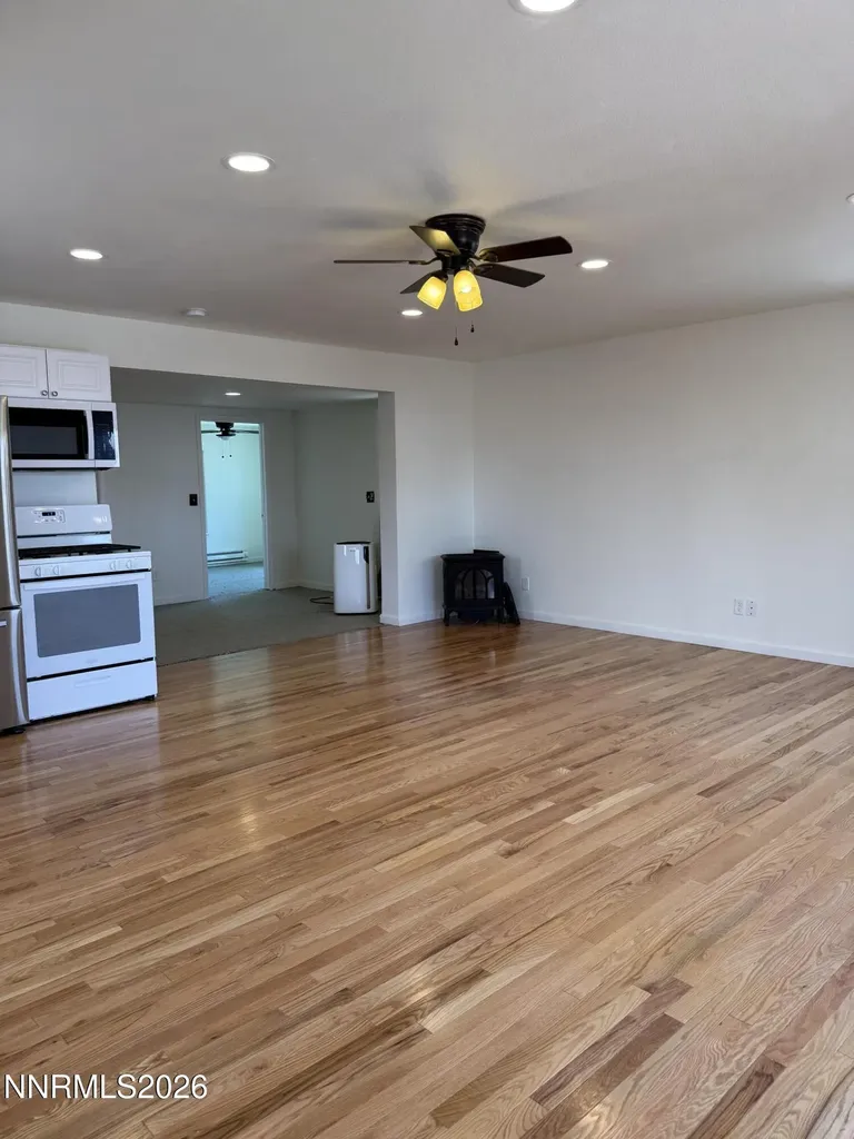 514 Oregon Yerington NV 89447