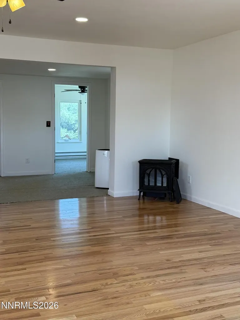 514 Oregon Yerington NV 89447