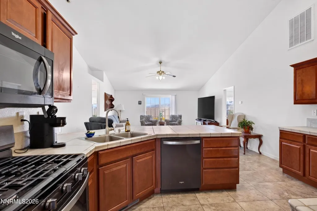 1330 Petar Gardnerville NV 89410