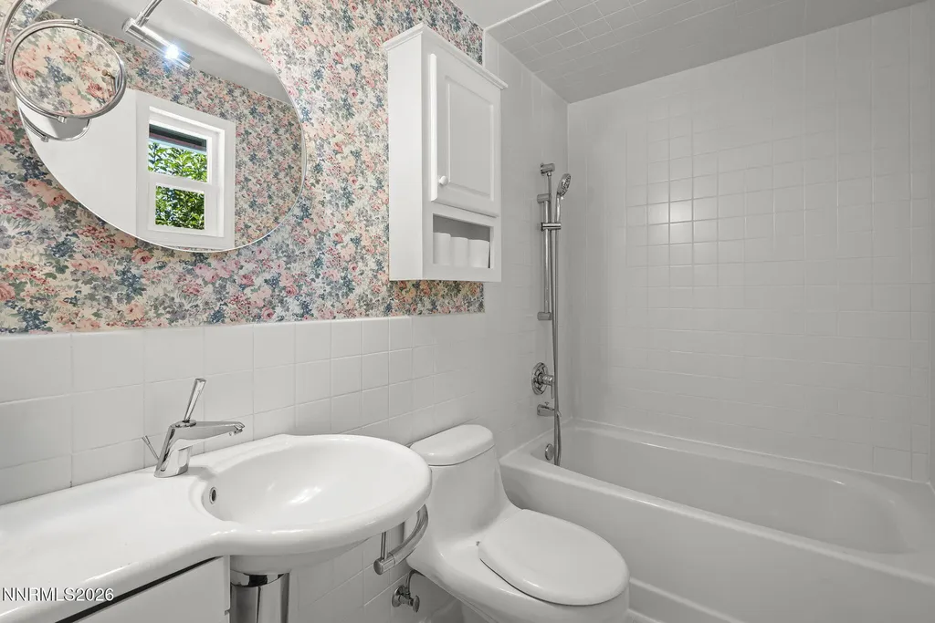 3907 Buckingham Reno NV 89503
