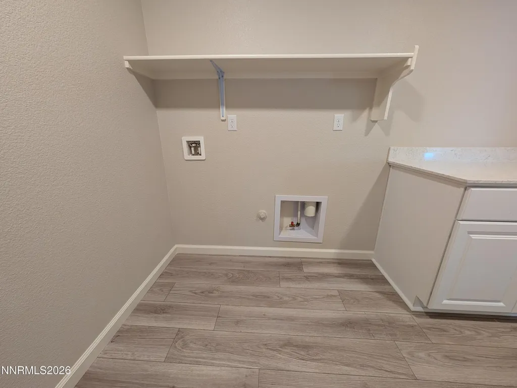 370 Orderville Dayton NV 89403