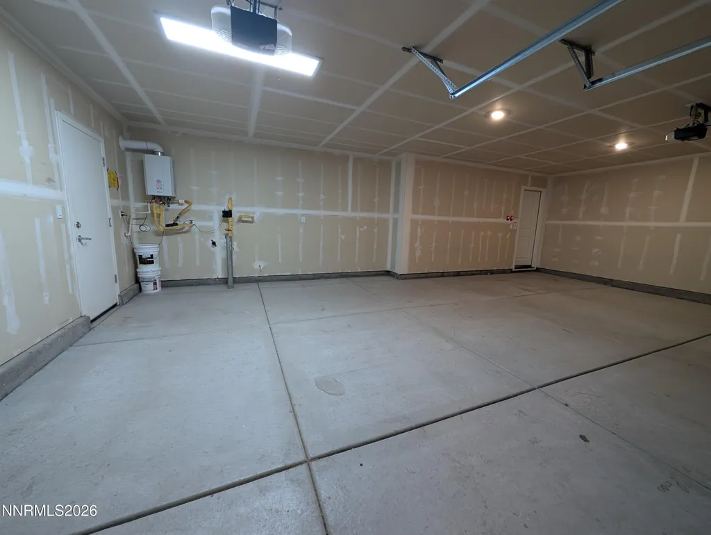370 Orderville Dayton NV 89403