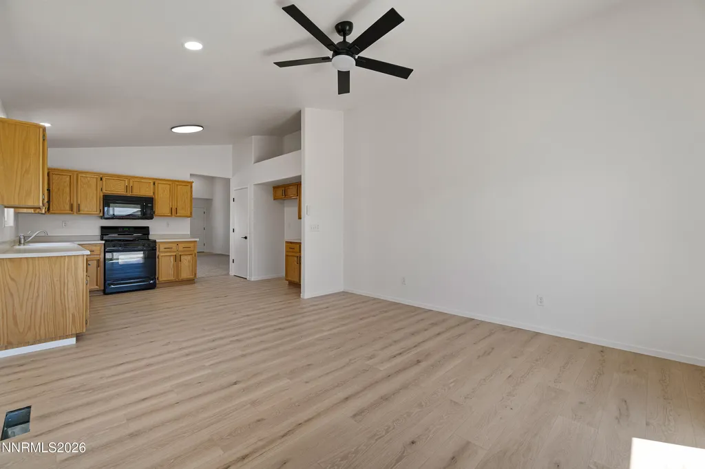 419 Sunshine Fernley NV 89408