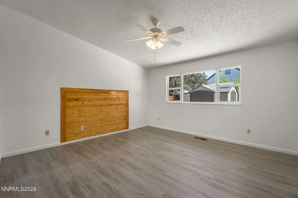 1229 Flora Glen Sparks NV 89434