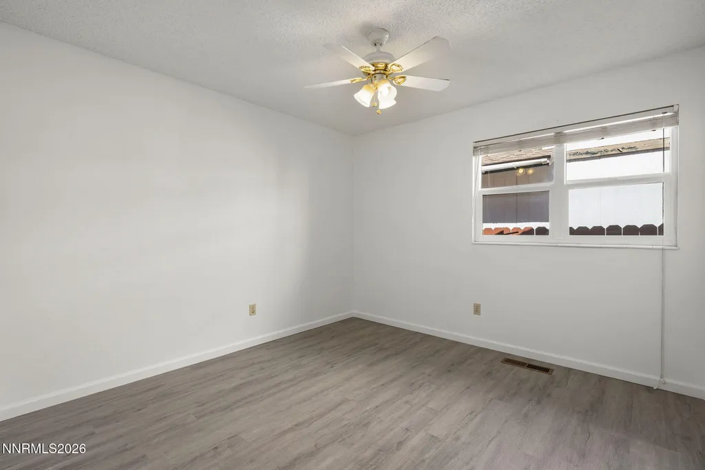 1229 Flora Glen Sparks NV 89434