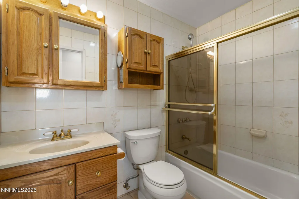 1229 Flora Glen Sparks NV 89434