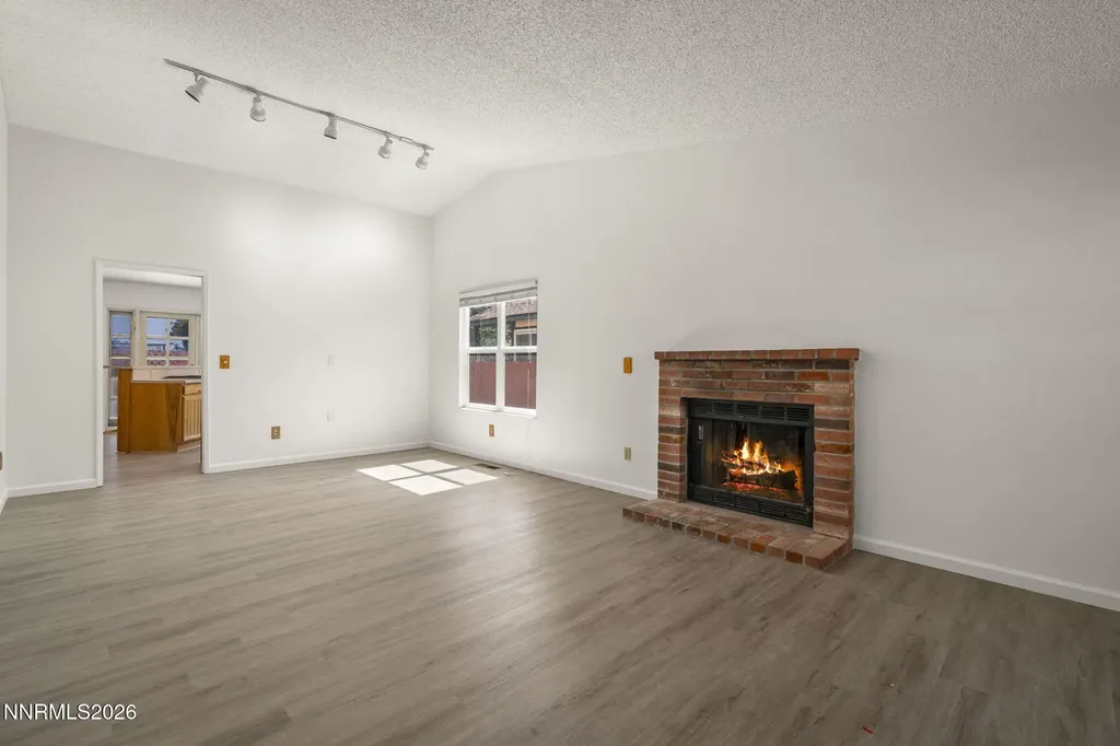 1229 Flora Glen Sparks NV 89434