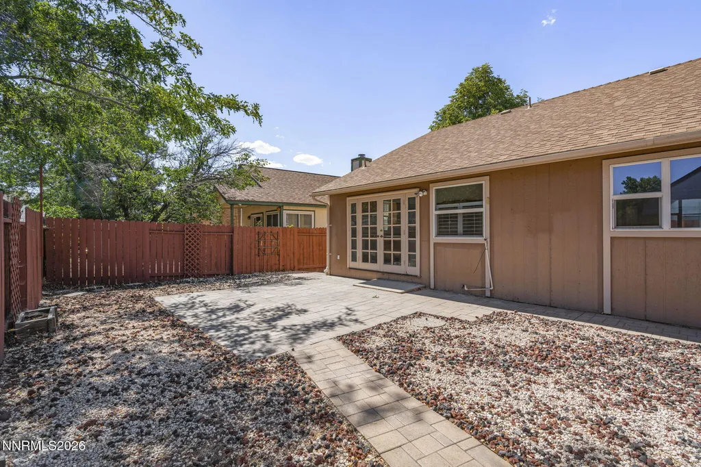 1229 Flora Glen Sparks NV 89434