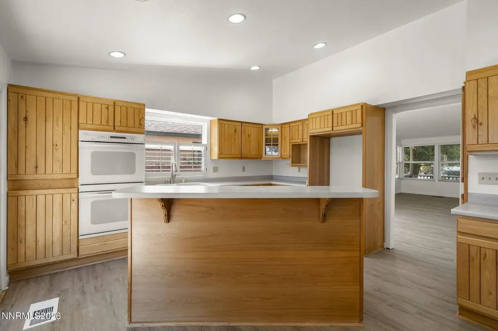 1229 Flora Glen Sparks NV 89434