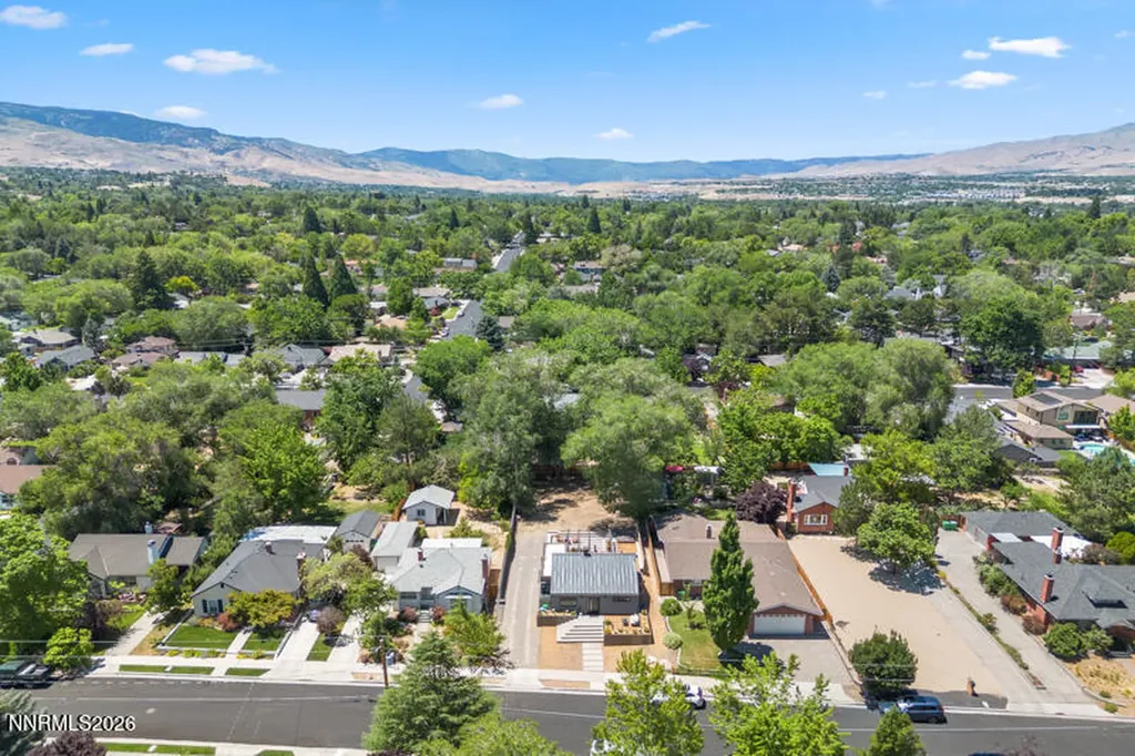 1347 Gordon Reno NV 89509