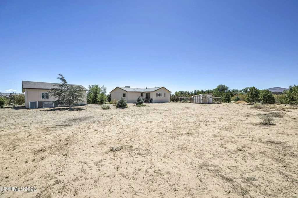 2210 Fox Silver Springs NV 89429