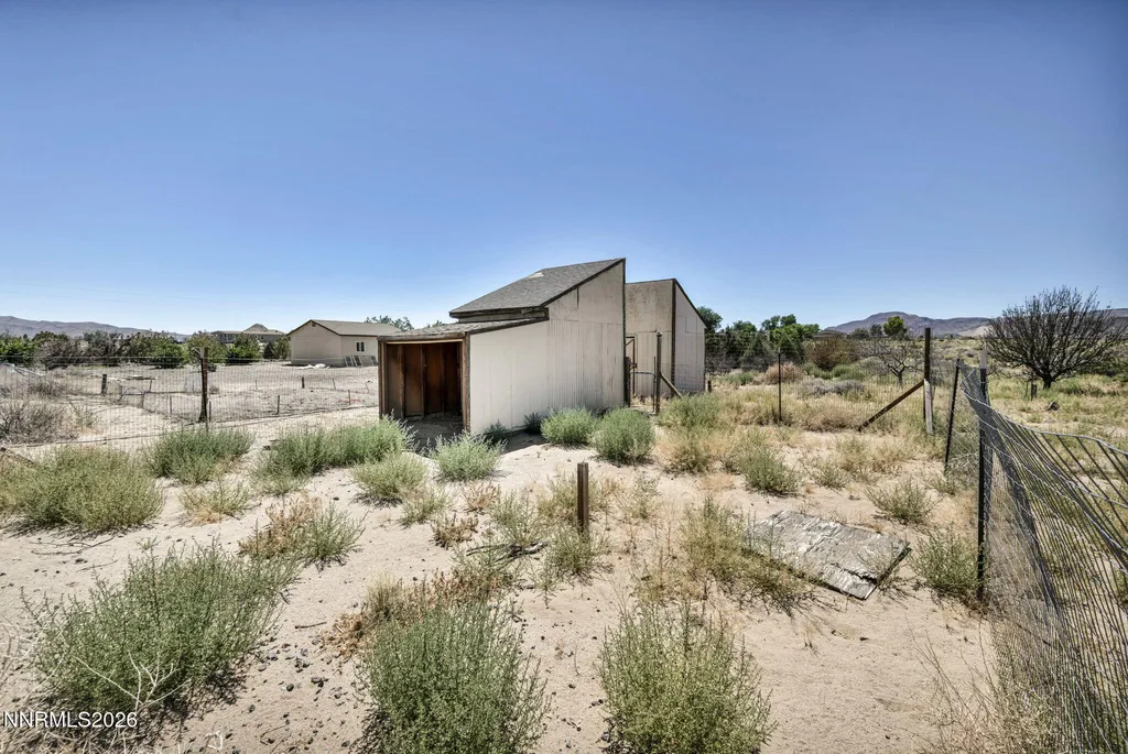 2210 Fox Silver Springs NV 89429