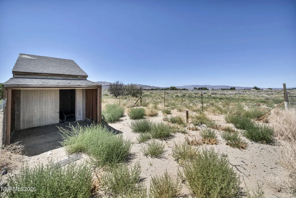 2210 Fox Silver Springs NV 89429