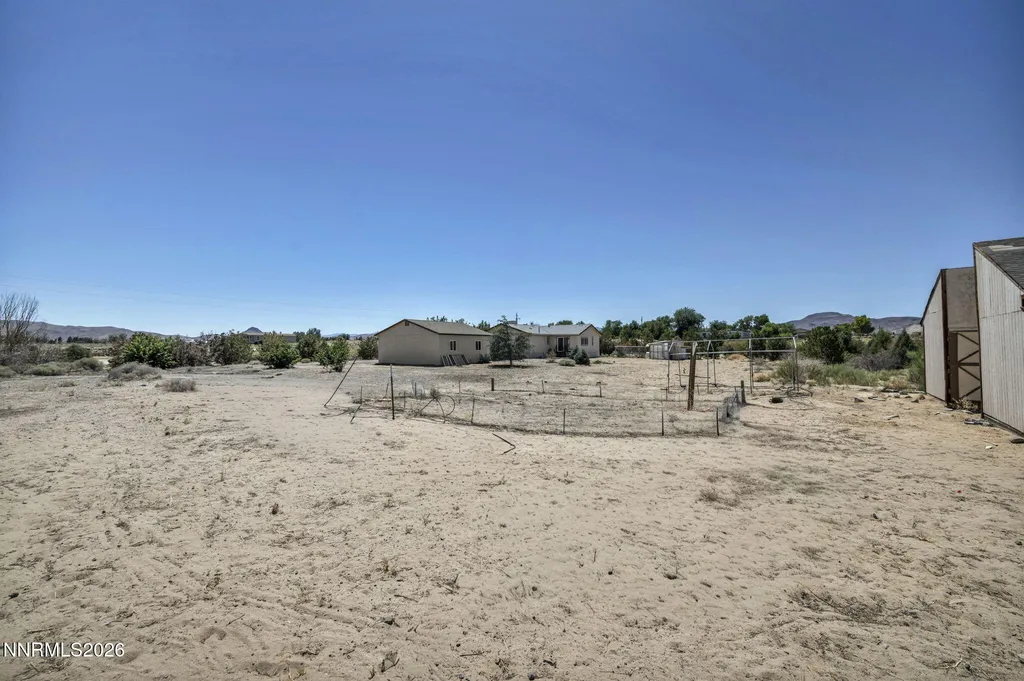 2210 Fox Silver Springs NV 89429