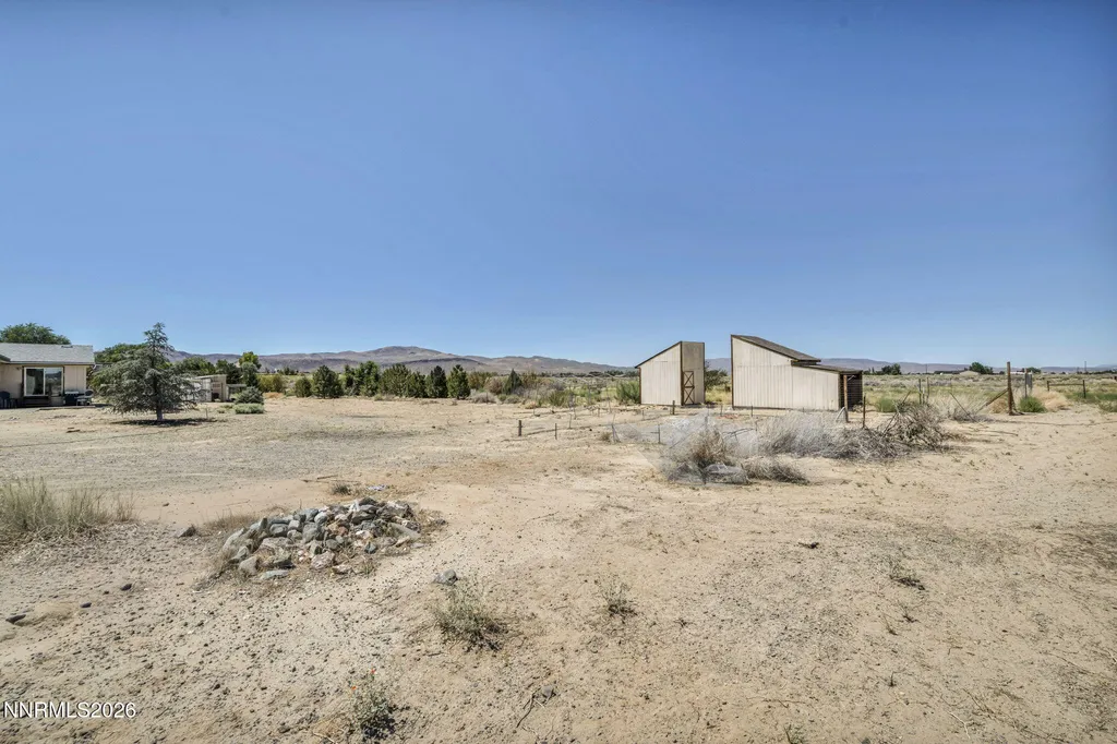 2210 Fox Silver Springs NV 89429