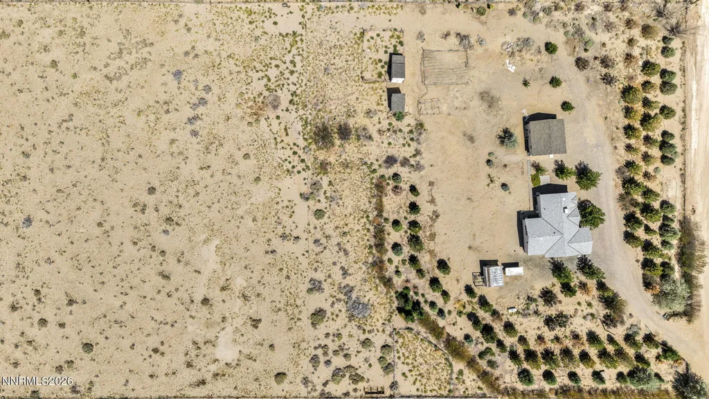 2210 Fox Silver Springs NV 89429