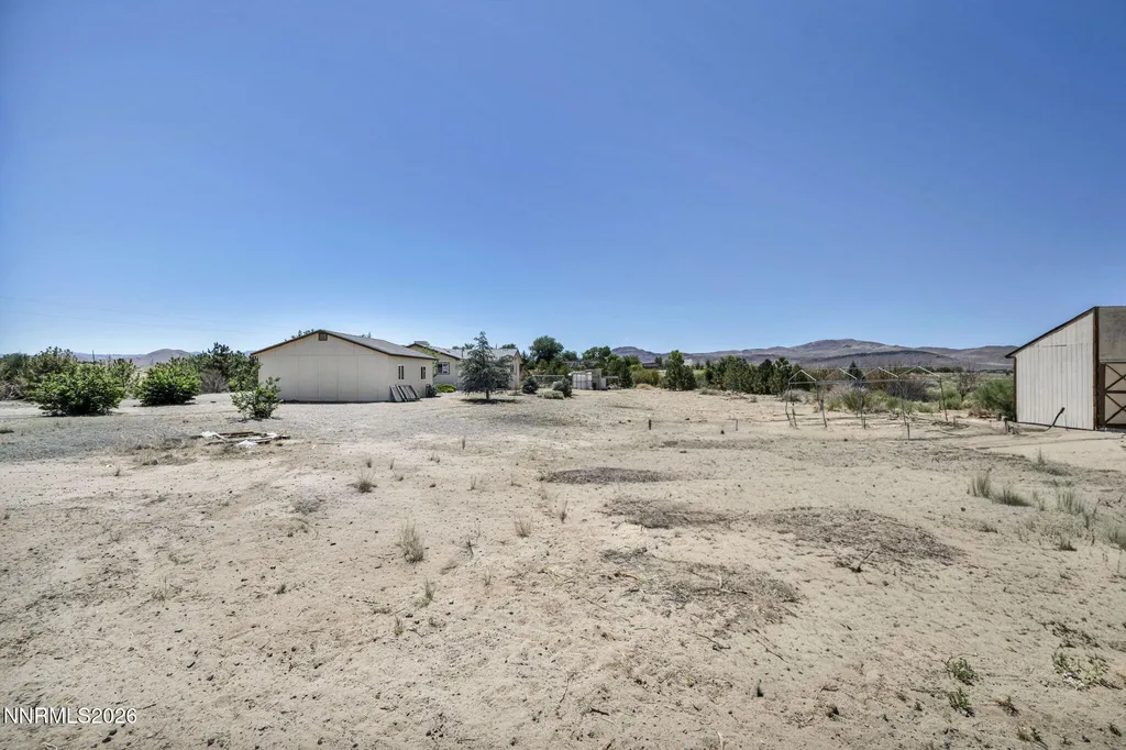 2210 Fox Silver Springs NV 89429