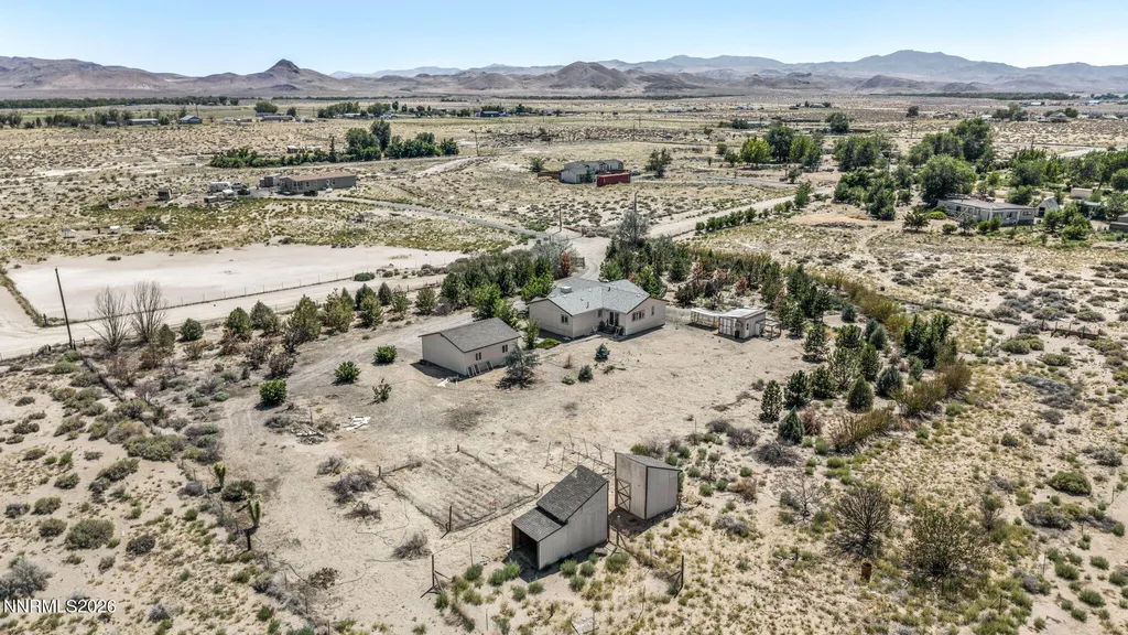 2210 Fox Silver Springs NV 89429