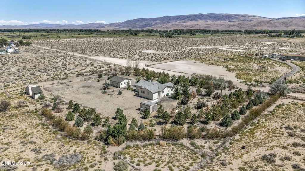2210 Fox Silver Springs NV 89429