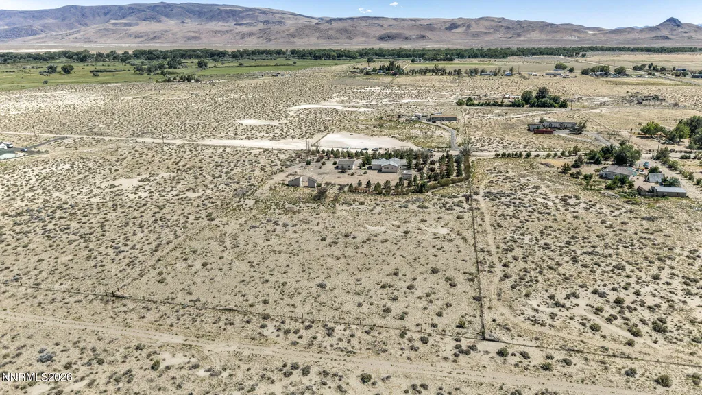 2210 Fox Silver Springs NV 89429