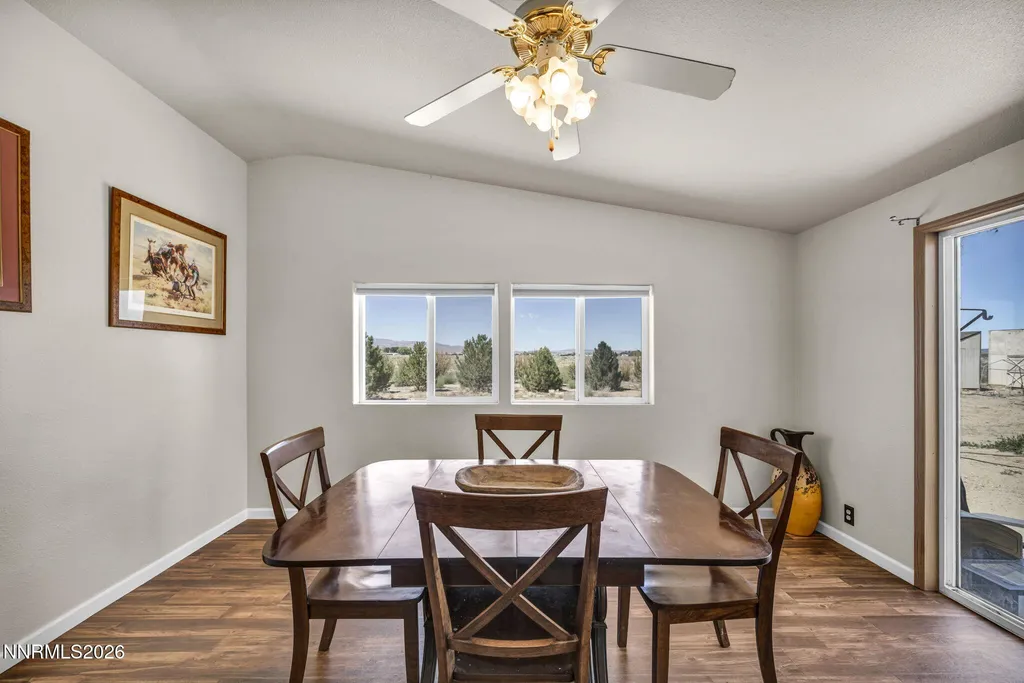 2210 Fox Silver Springs NV 89429