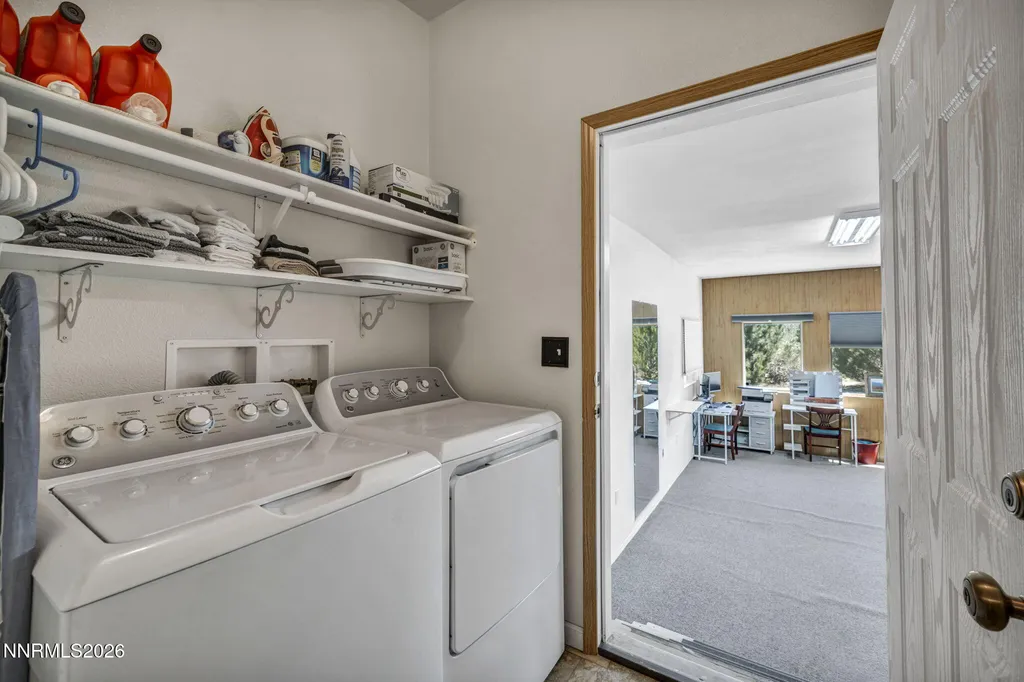 2210 Fox Silver Springs NV 89429