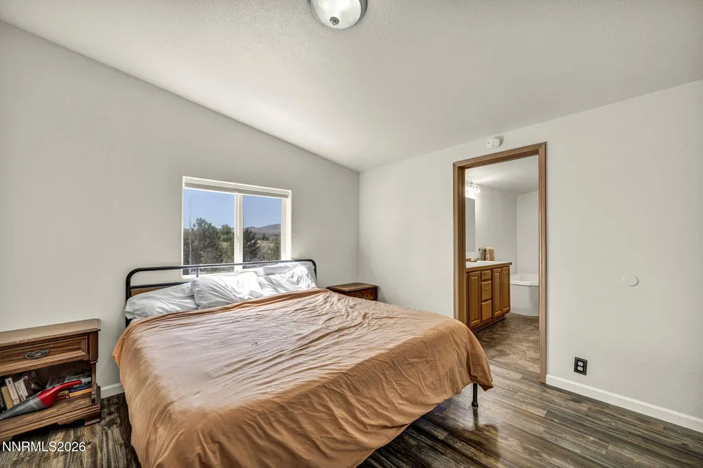 2210 Fox Silver Springs NV 89429